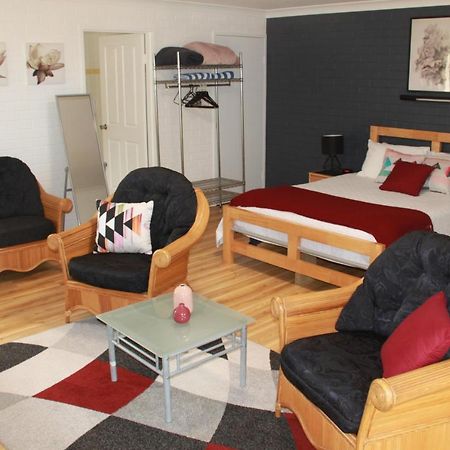 סלמנדר ביי Salamander Beach Accommodation - Adults Only מראה חיצוני תמונה